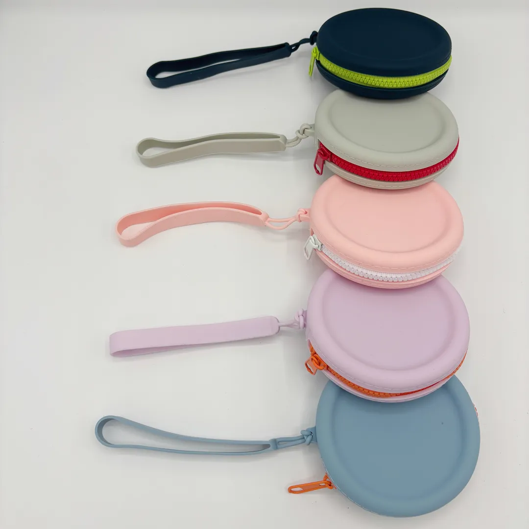 Silicone Zip-Up Dog Treat Purse with strap