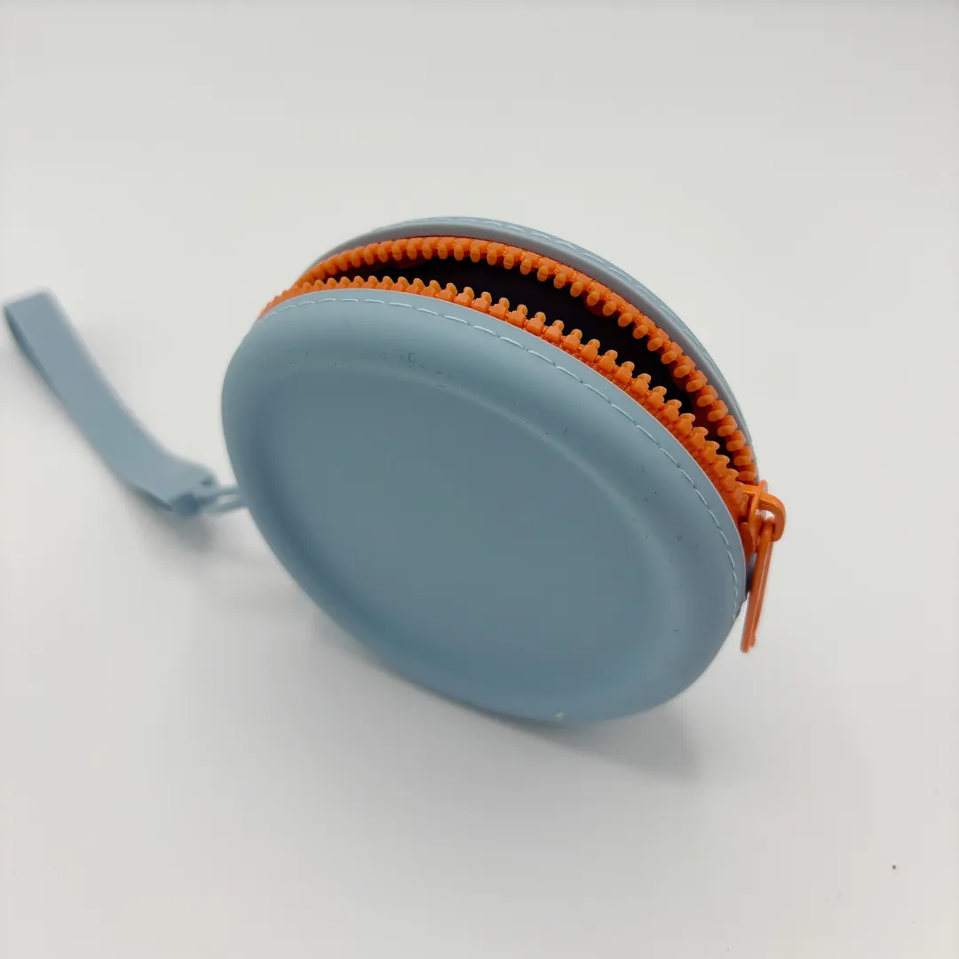 Silicone Zip-Up Dog Treat Purse with strap - Image 3