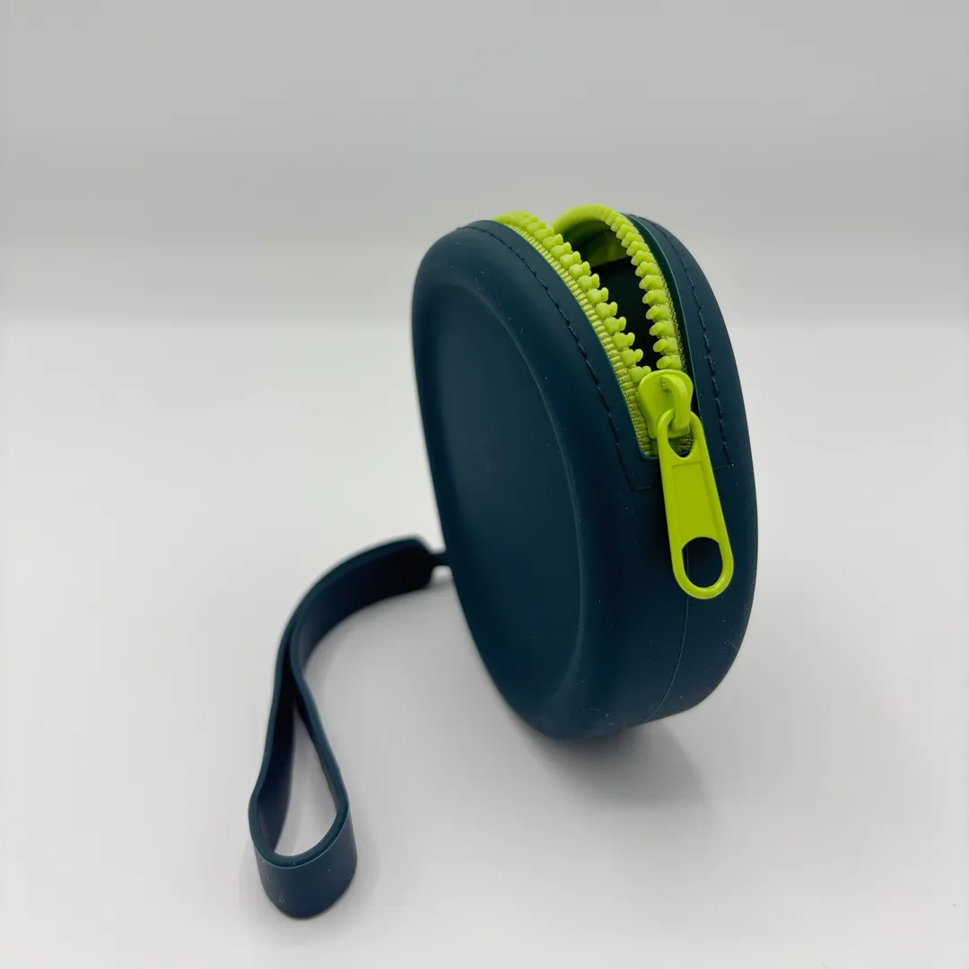 Silicone Zip-Up Dog Treat Purse with strap - Image 6